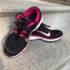 Nike Dual Fusion ST - Women’s Size 8.5